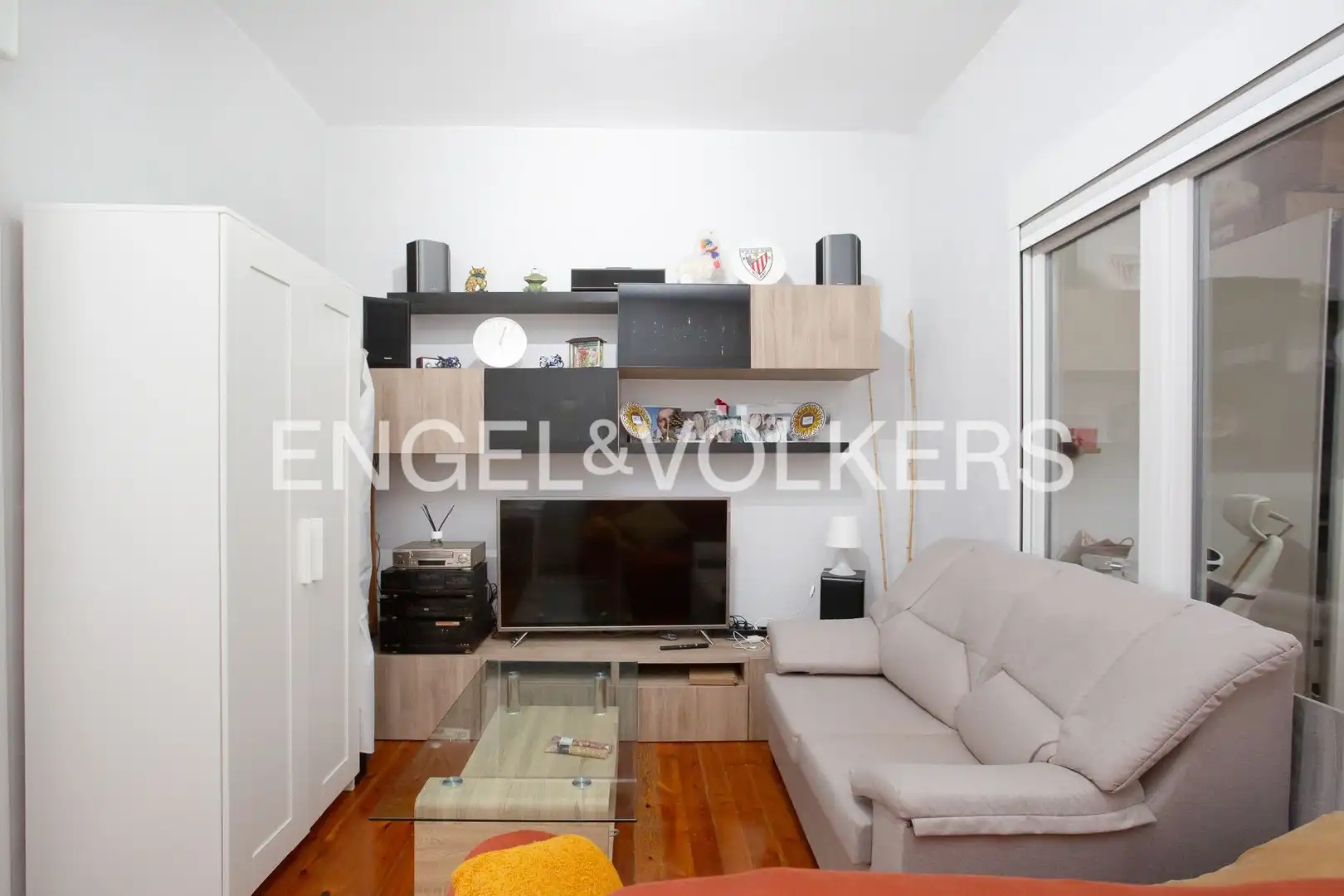 Sala de estar de Piso en venta en Bilbao  con Calefacción y Balcón