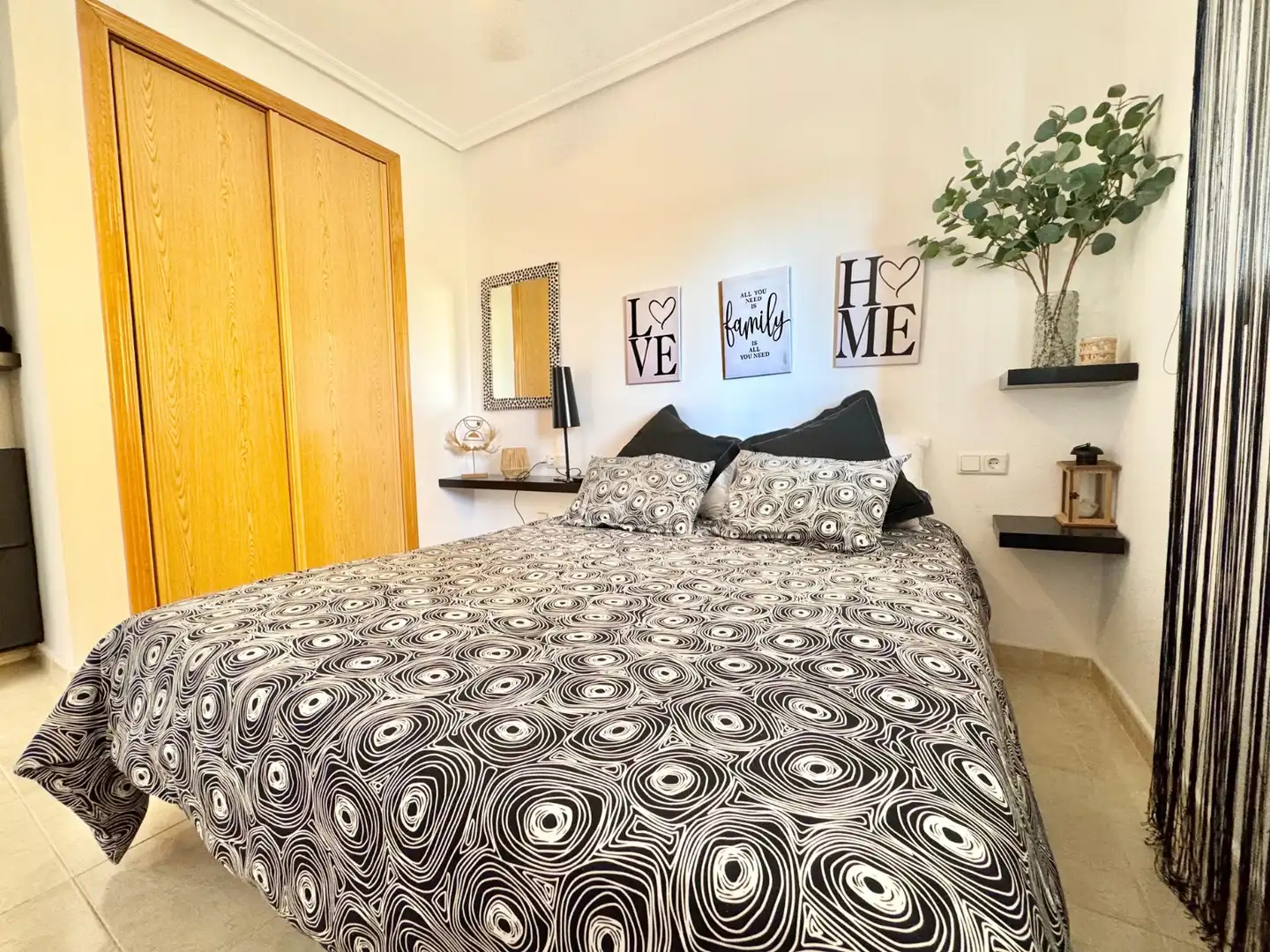 Schlafzimmer von Wohnungen zur Miete in Guardamar del Segura mit Klimaanlage, Heizung und Schwimmbad