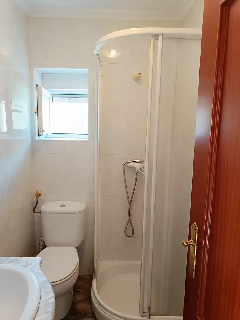 Bany de Casa o xalet en venda en Barruelo de Santullán amb Calefacció, Parquet i Terrassa