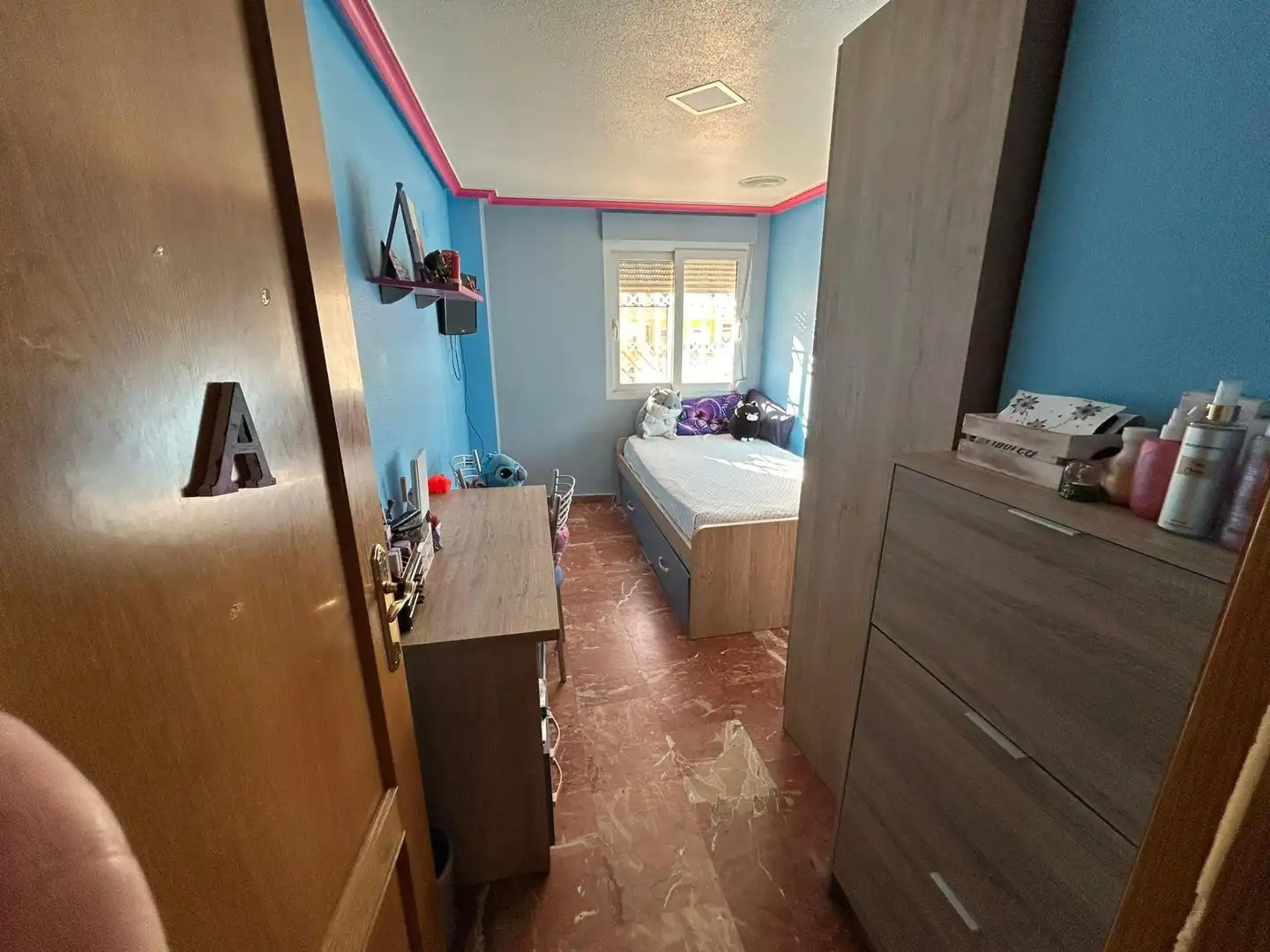 Dormitori de Apartament en venda en Torrevieja amb Terrassa i Balcó