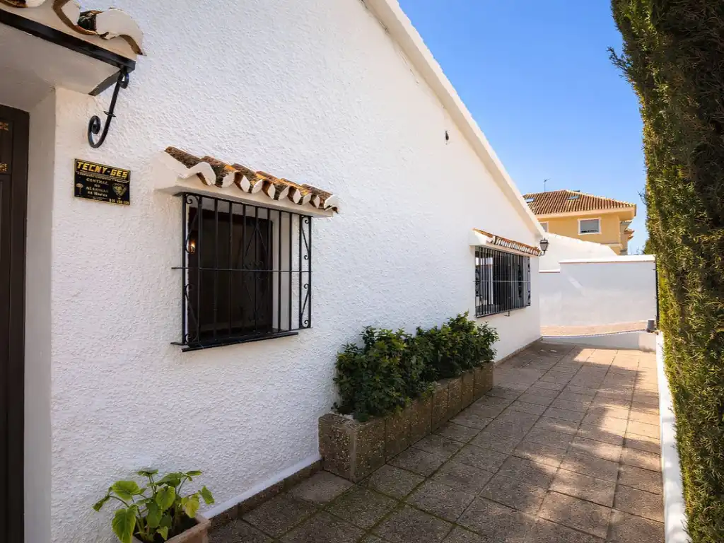 Vista exterior de Casa o chalet en venta en Fuengirola con Aire acondicionado, Amueblado y Horno