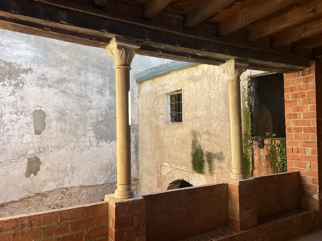 Vista exterior de Casa o xalet en venda en Córdoba amb Jardí privat, Terrassa i Balcó