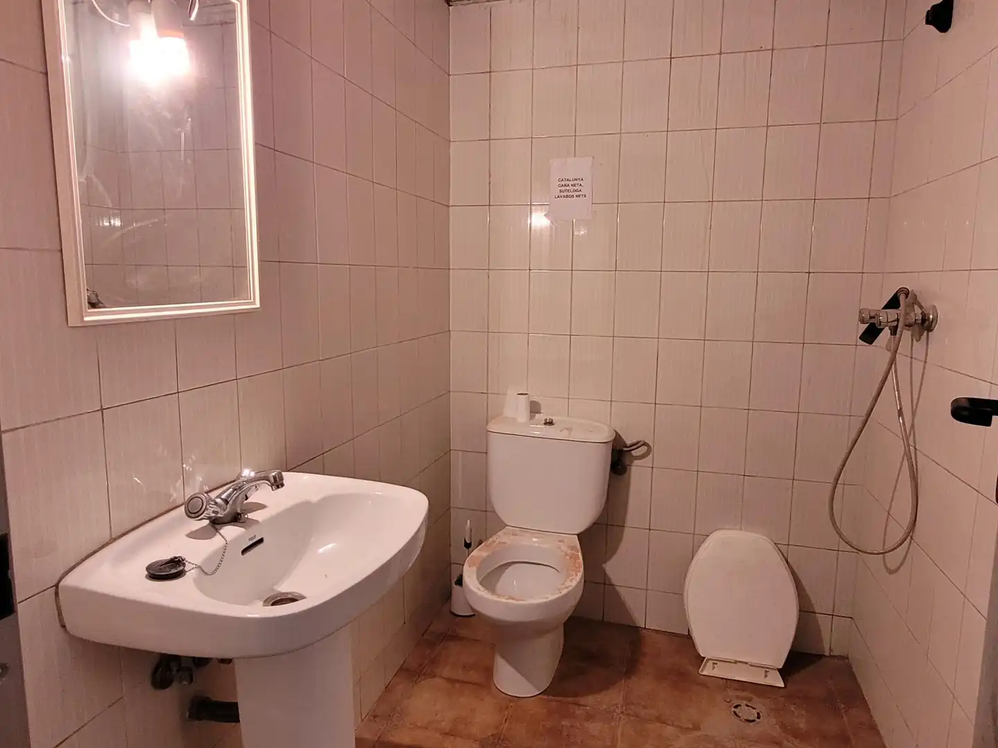 Badezimmer von Fabrikhallen zur Miete in Mollerussa