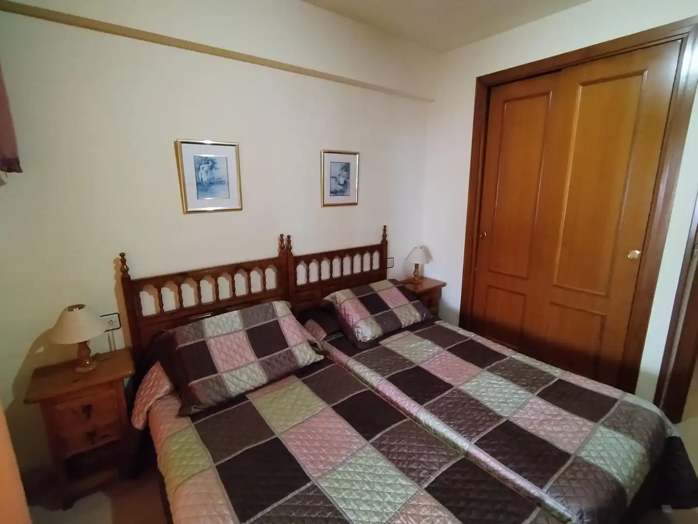 Habitación de Apartamento en venta en Benidorm con Aire acondicionado, Amueblado y Piscina comunitaria