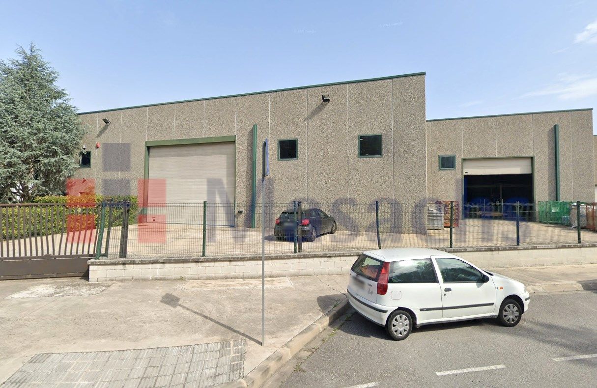 Vista exterior de Nau industrial en venda en Gualba