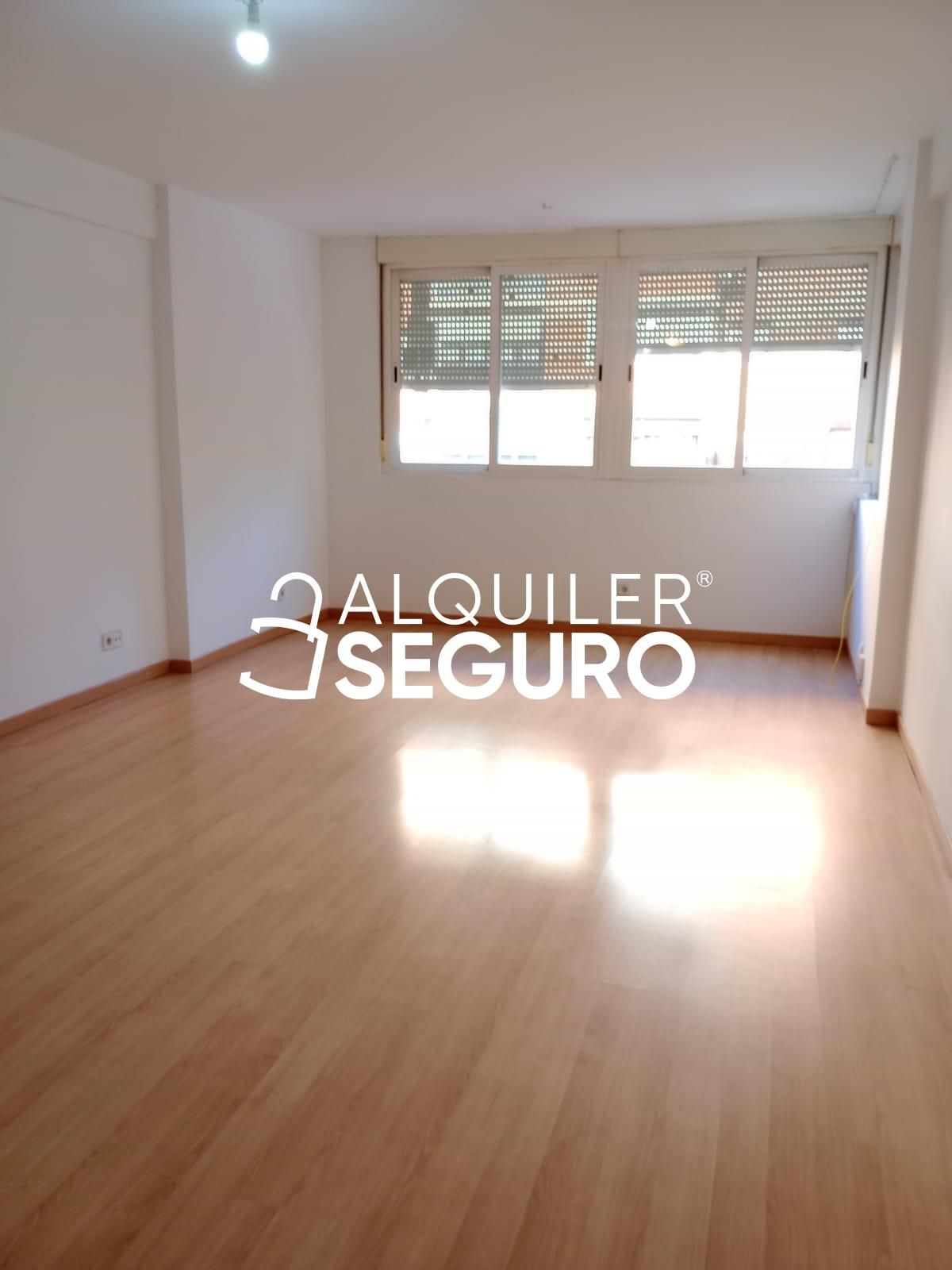 Bedroom of Flat to rent in  Madrid Capital  with Air Conditioner and Heating