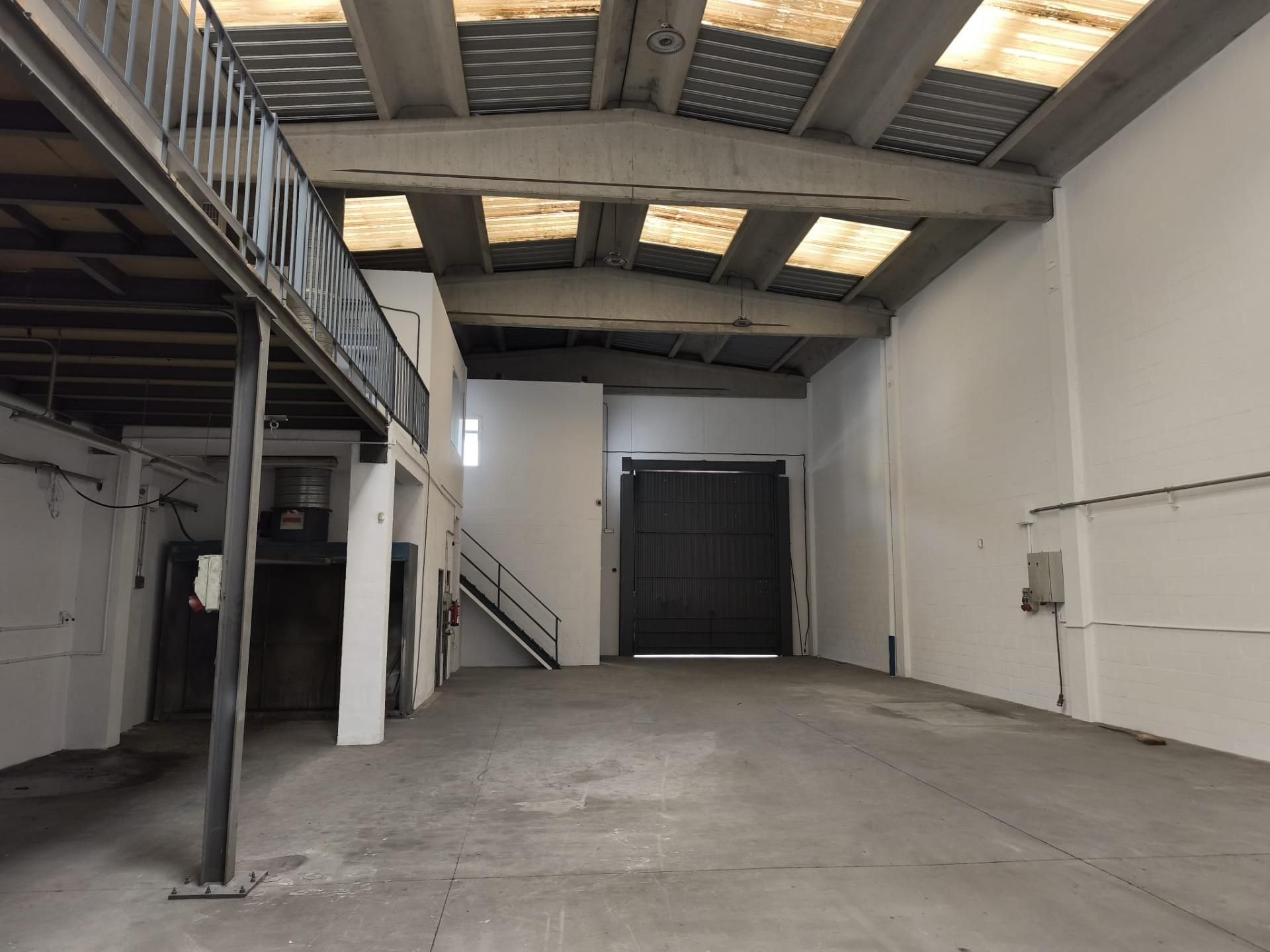 Nau industrial de lloguer en Molins de Rei