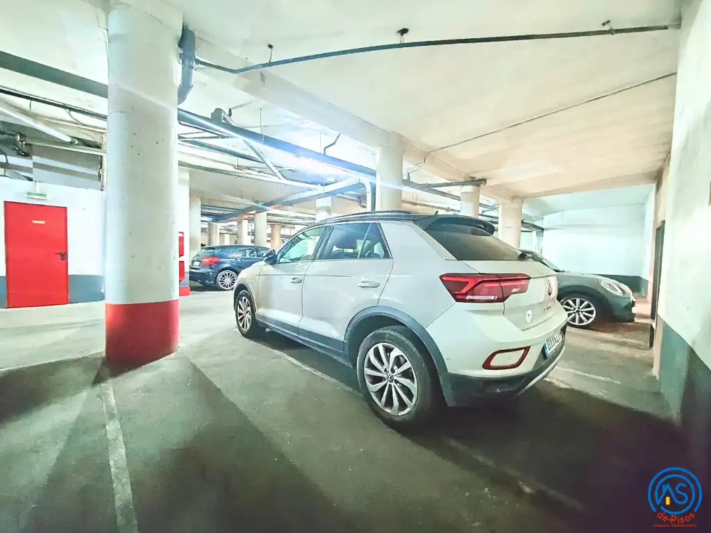 Parking de Piso en venta en Zaragoza con Calefacción, Parquet y Horno
