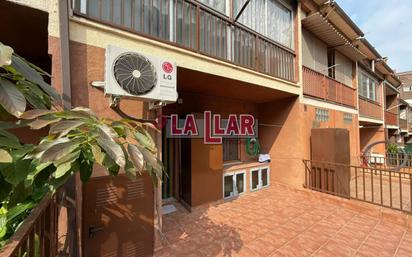 Exterior view of Single-family semi-detached for sale in Montornès del Vallès  with Air Conditioner, Heating and Private garden