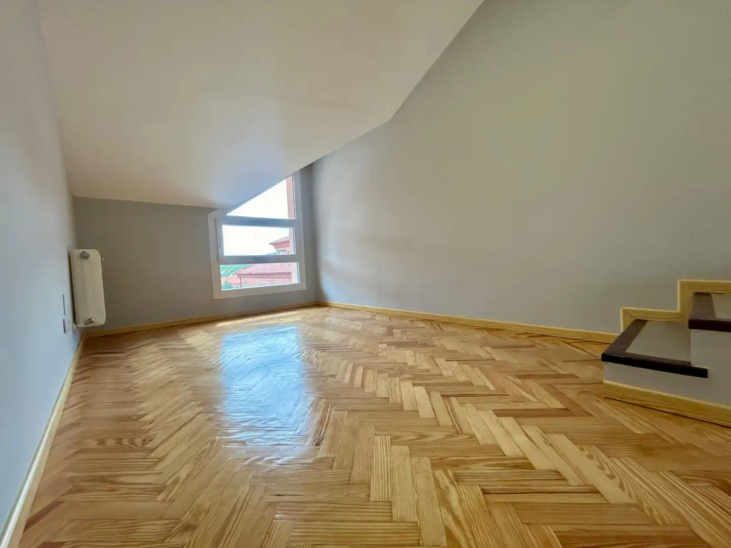 Dormitori de Casa adosada en venda en La Lastrilla  amb Calefacció, Jardí privat i Parquet