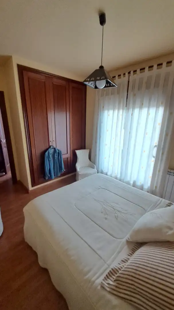 Habitación de Apartamento en venta en San Juan de Gredos con Calefacción, Terraza y Amueblado