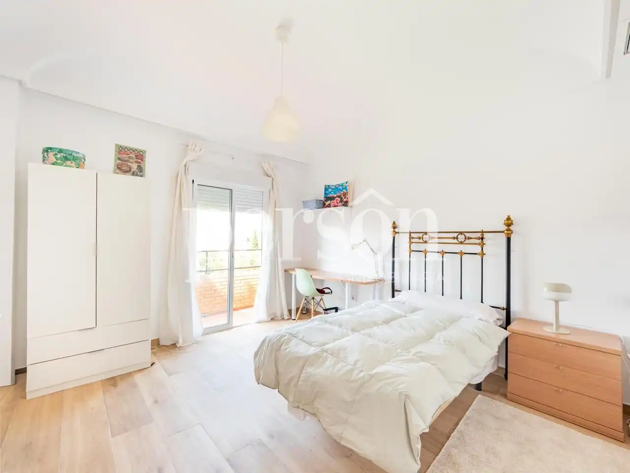 Schlafzimmer von Wohnung zur Miete in Valencia mit Klimaanlage, Terrasse und Möbliert