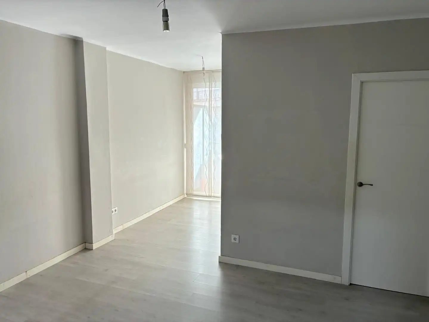 Flat with lift for sale in avenida cornella 76