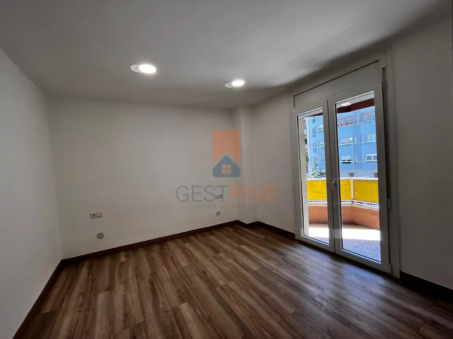 Habitación de Piso de alquiler en Lleida con Aire acondicionado, Calefacción y Parquet