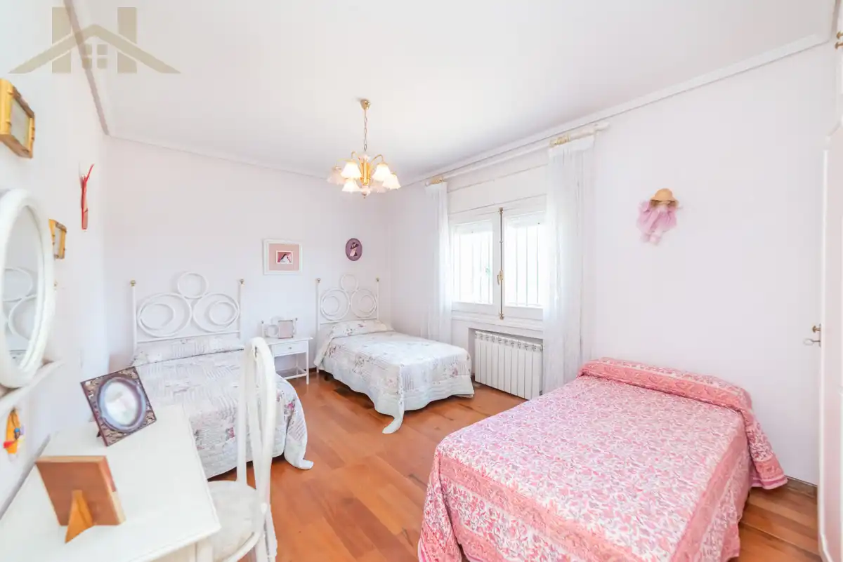 Bedroom of Country homes for sale in Ciempozuelos  with Private garden, Storage room and Swimming Pool