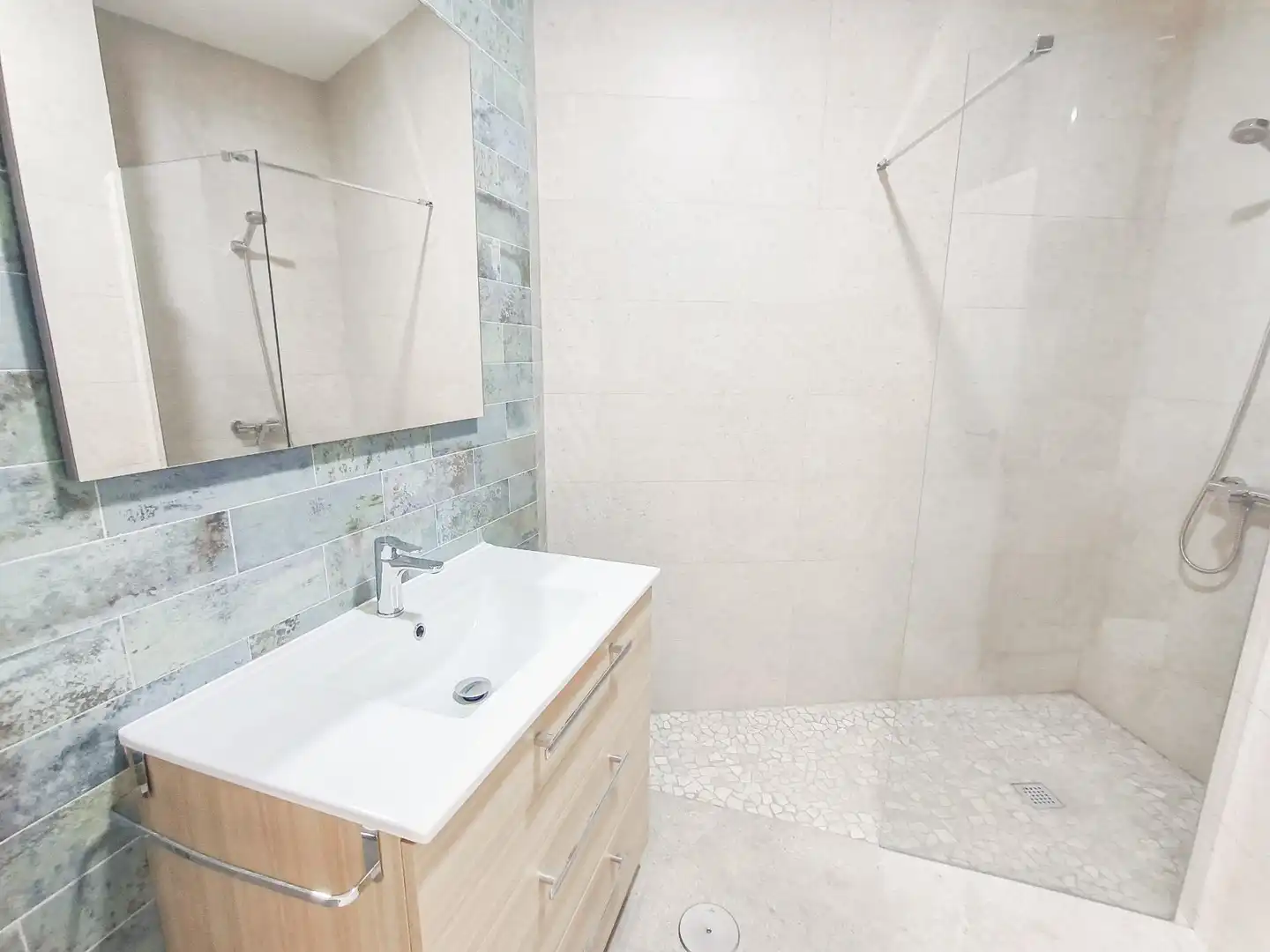 Bathroom of Study for sale in Benidorm  with Air Conditioner and Terrace