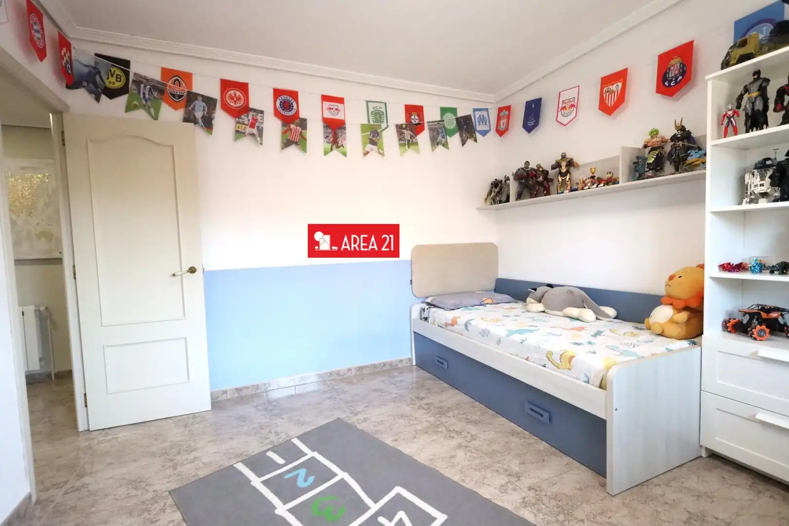 Houses for sale in La Pobla de Vallbona  with Heating, Terrace and Storage room