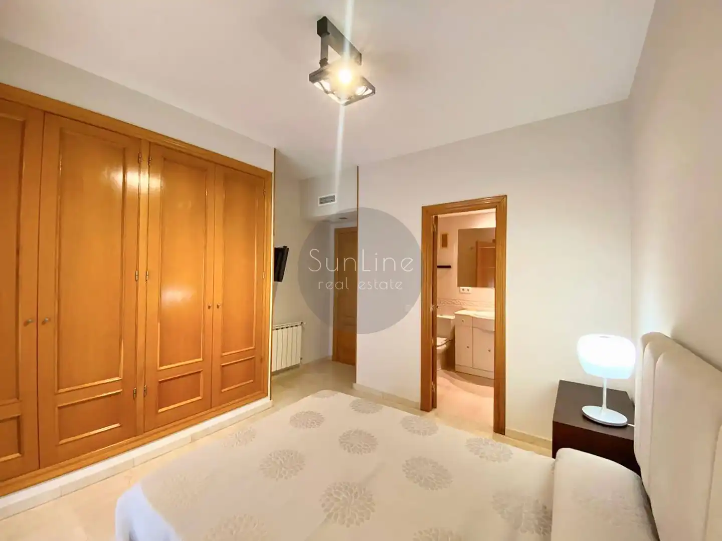 Bedroom of Flat for rent in Valencia  with Air Conditioner, Terrace and Storage room
