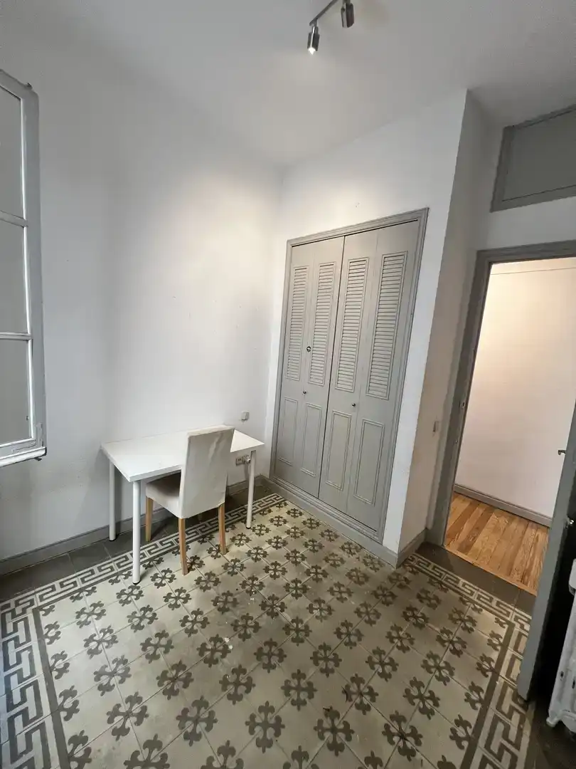 Bedroom of Flat for sale in  Madrid Capital  with Air Conditioner and Balcony