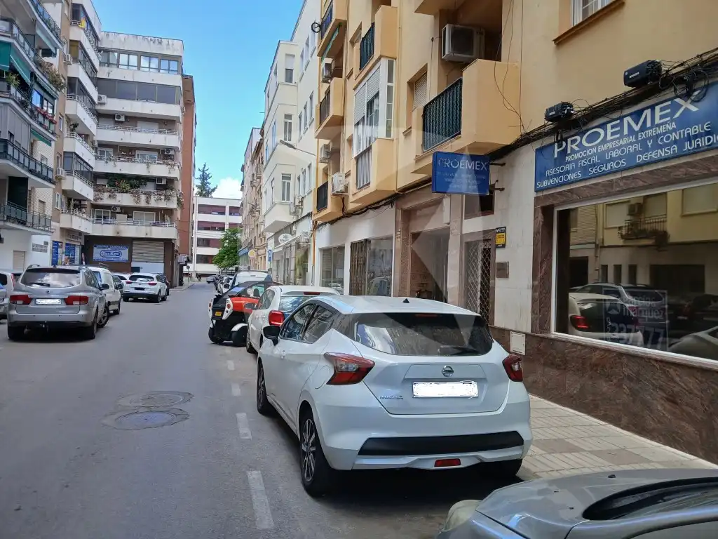 Exterior view of Commercial properties for rent in Badajoz  with Air Conditioner