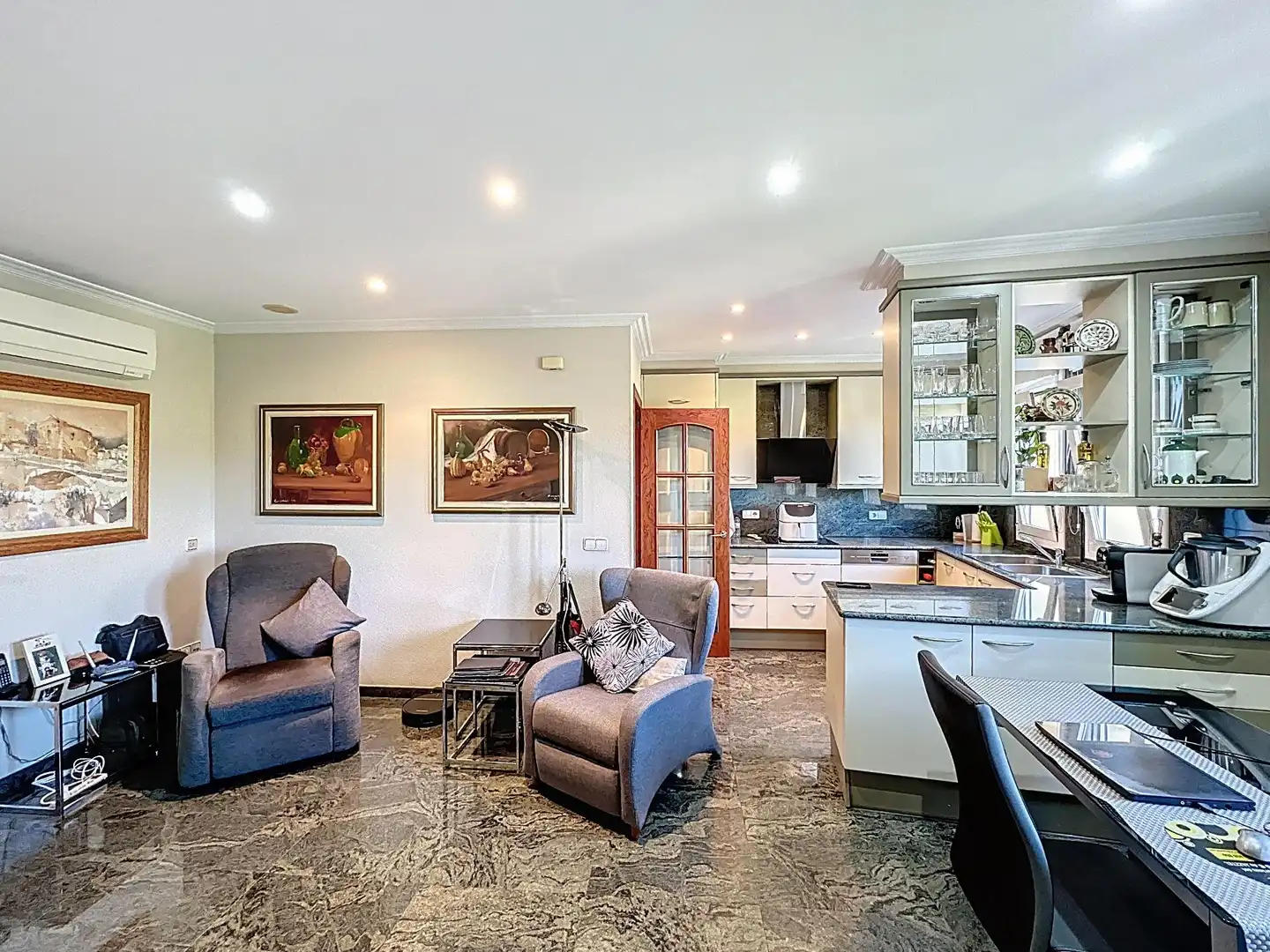 Living room of Buildings for sale in Salt