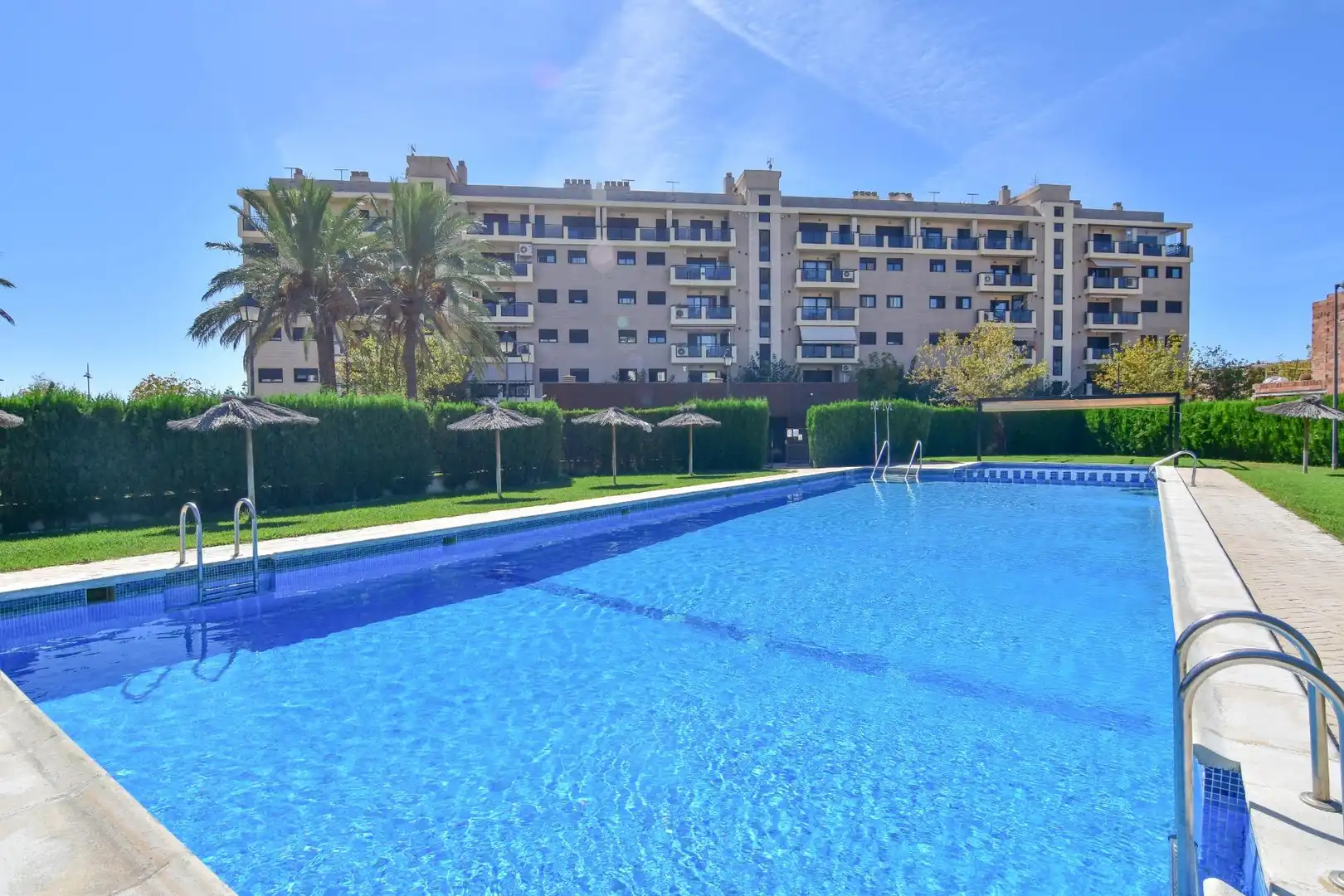 Apartment with pool to rent in Playa del Puig