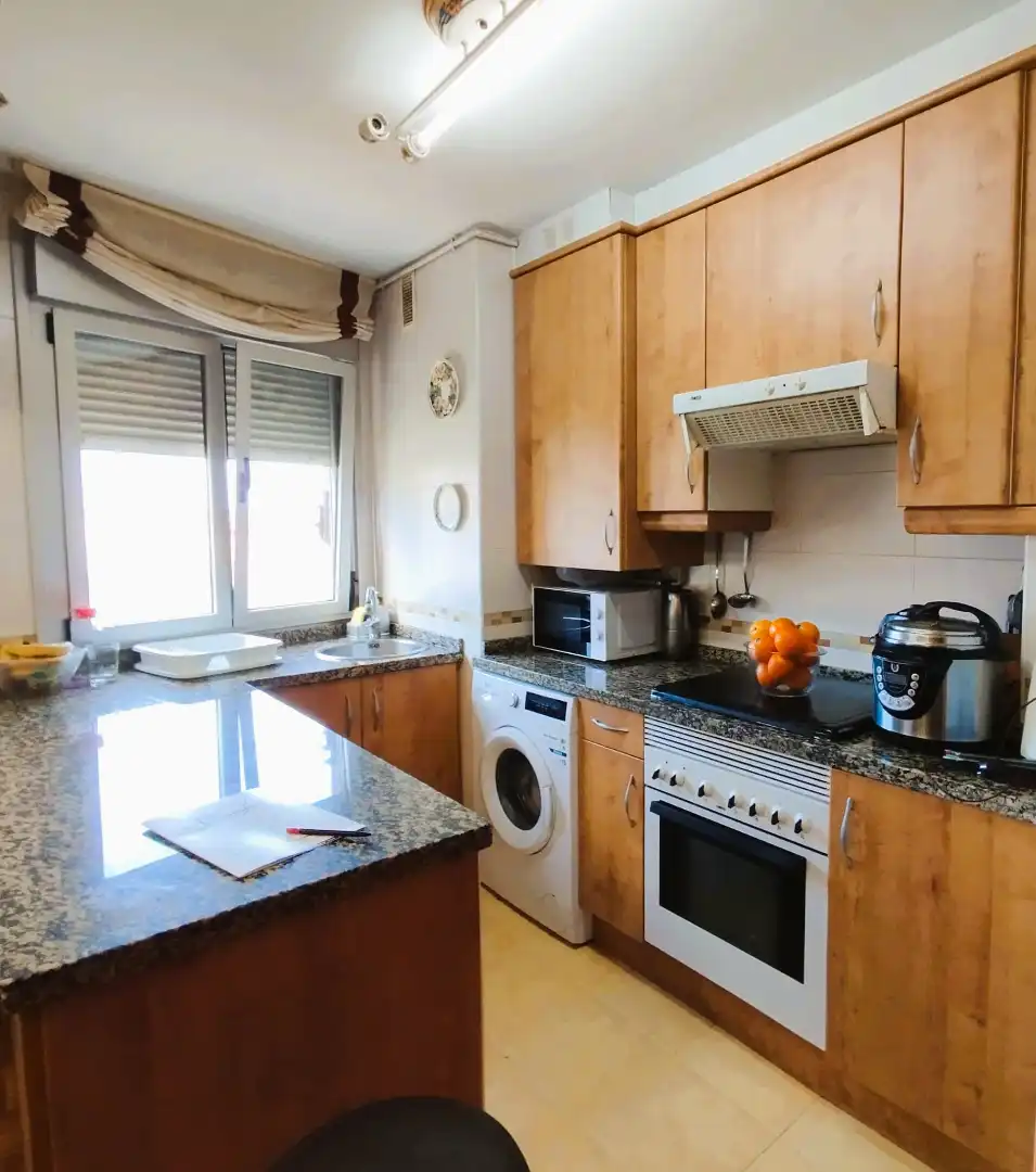 Cocina de Piso en venta en Avilés con Calefacción, Parquet y Trastero