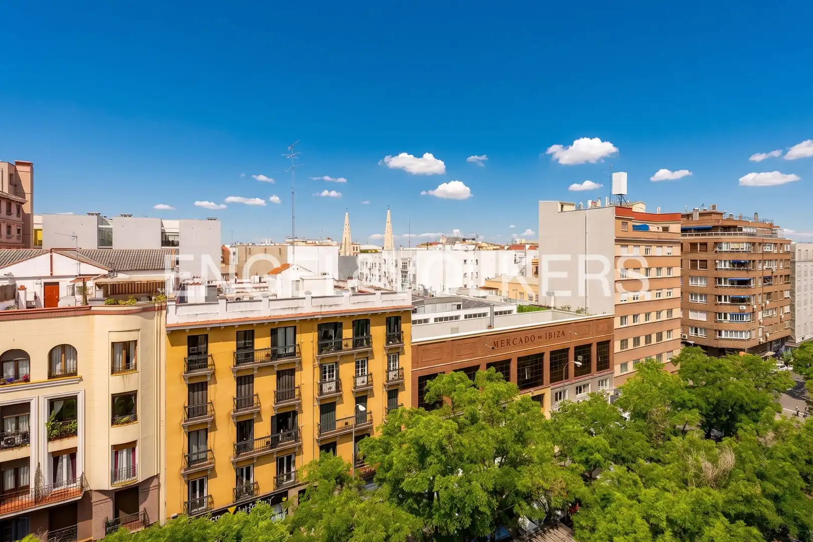 Vista exterior de Pis de lloguer en Madrid amb Aire condicionat, Calefacció i Es permeten mascotes