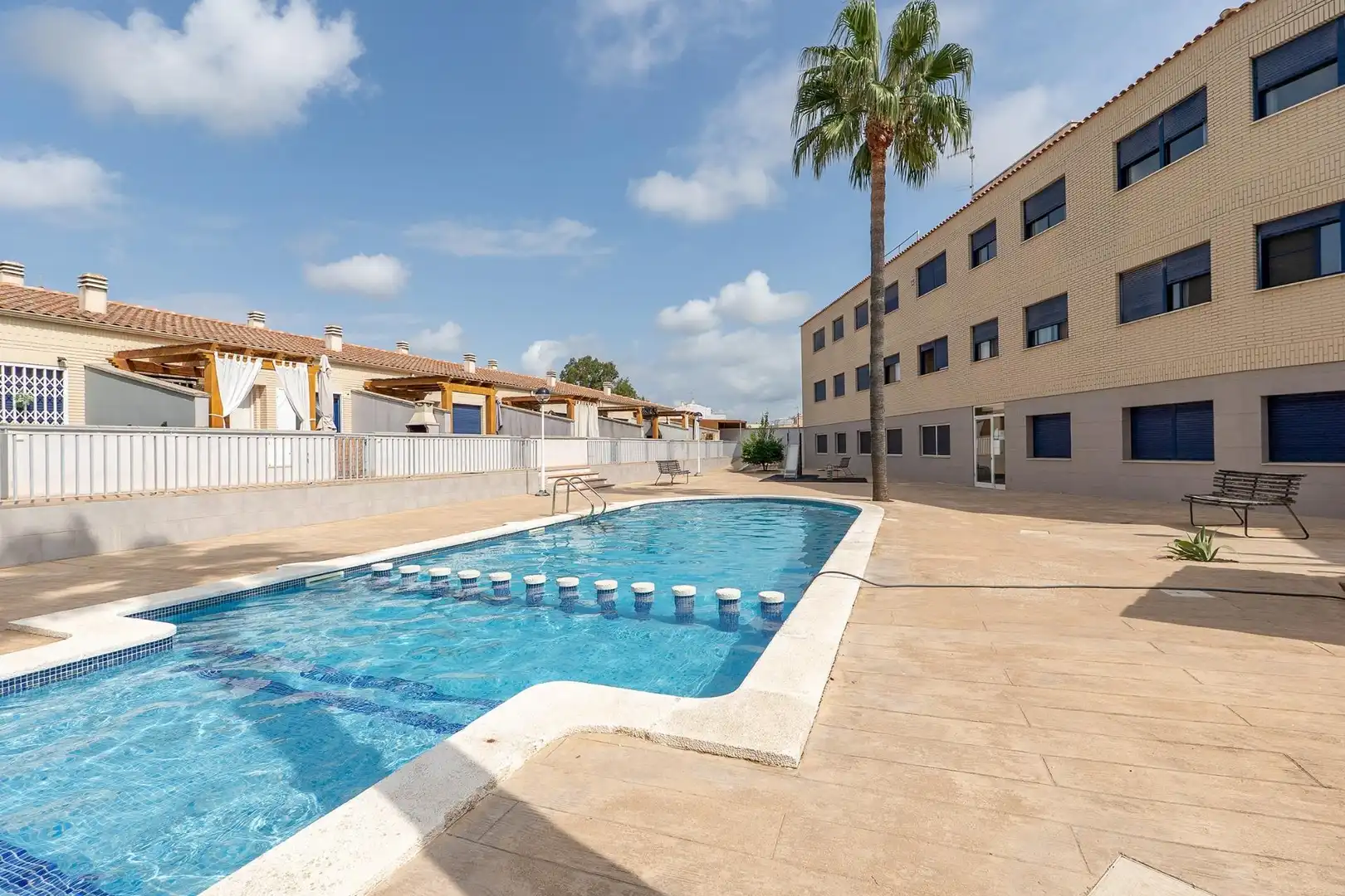 Piscina de Pis en venda en Sant Jaume d'Enveja amb Piscina comunitària