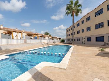 Pis amb piscina en venda a CASERNA