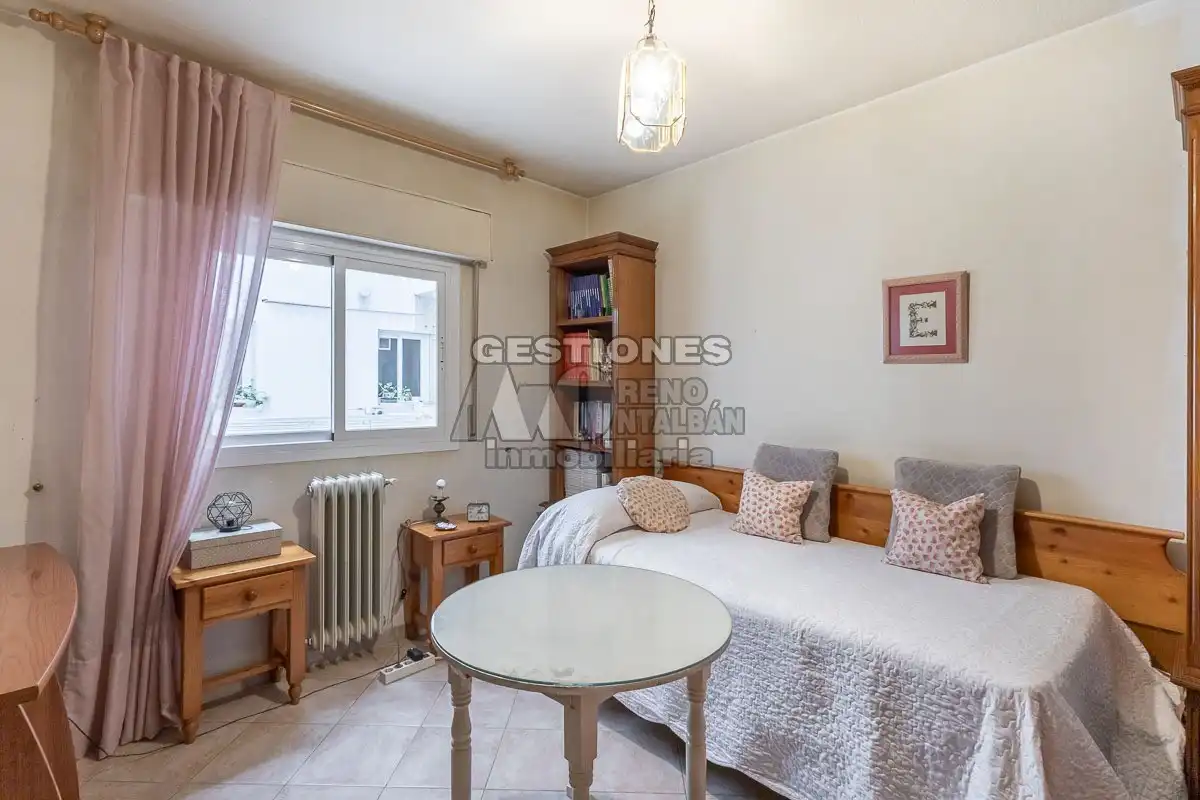 Schlafzimmer von Wohnung zur Miete in Granada mit Heizung, Möbliert und Ofen