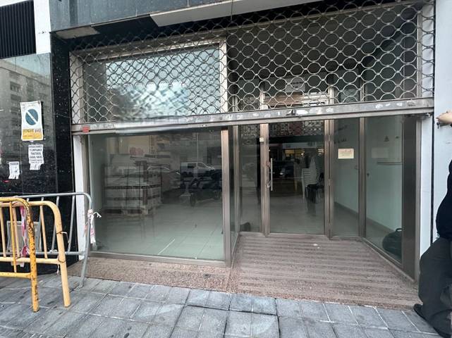 Local comercial en Alquiler en Avenida de Carlos Haya en Carranque - Haza Cuevas