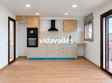 Piso con balcón en venta en Carrer Ripollès