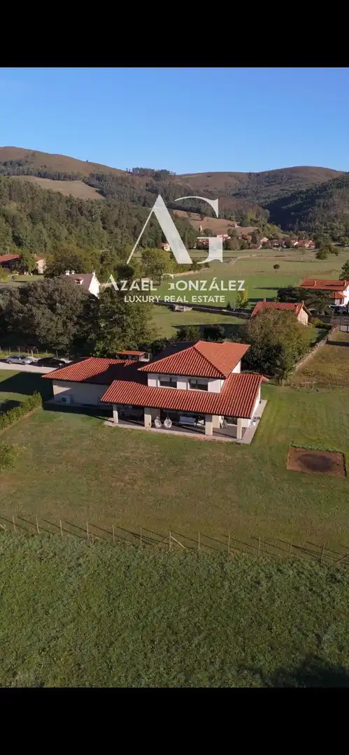 Exterior view of Houses for sale in Cabuérniga, Cantabria