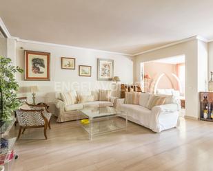 Living room of Apartment to rent in  Madrid Capital  with Air Conditioner, Terrace and Swimming Pool