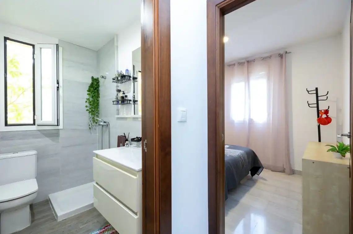 Habitación de Casa o chalet en venta en La Zubia con Aire acondicionado, Calefacción y Jardín privado