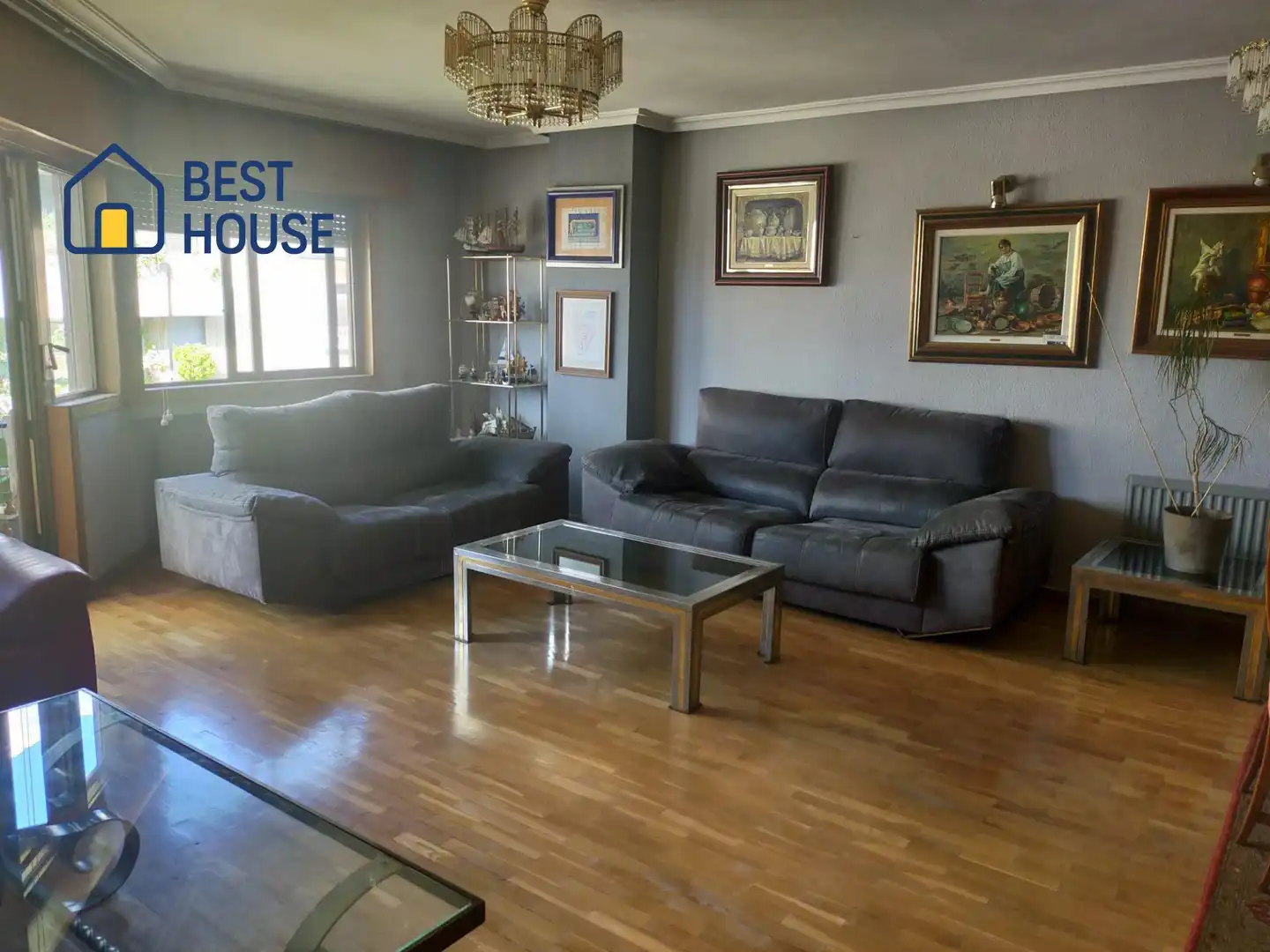Sala de estar de Piso en venta en León Capital  con Calefacción, Terraza y Trastero