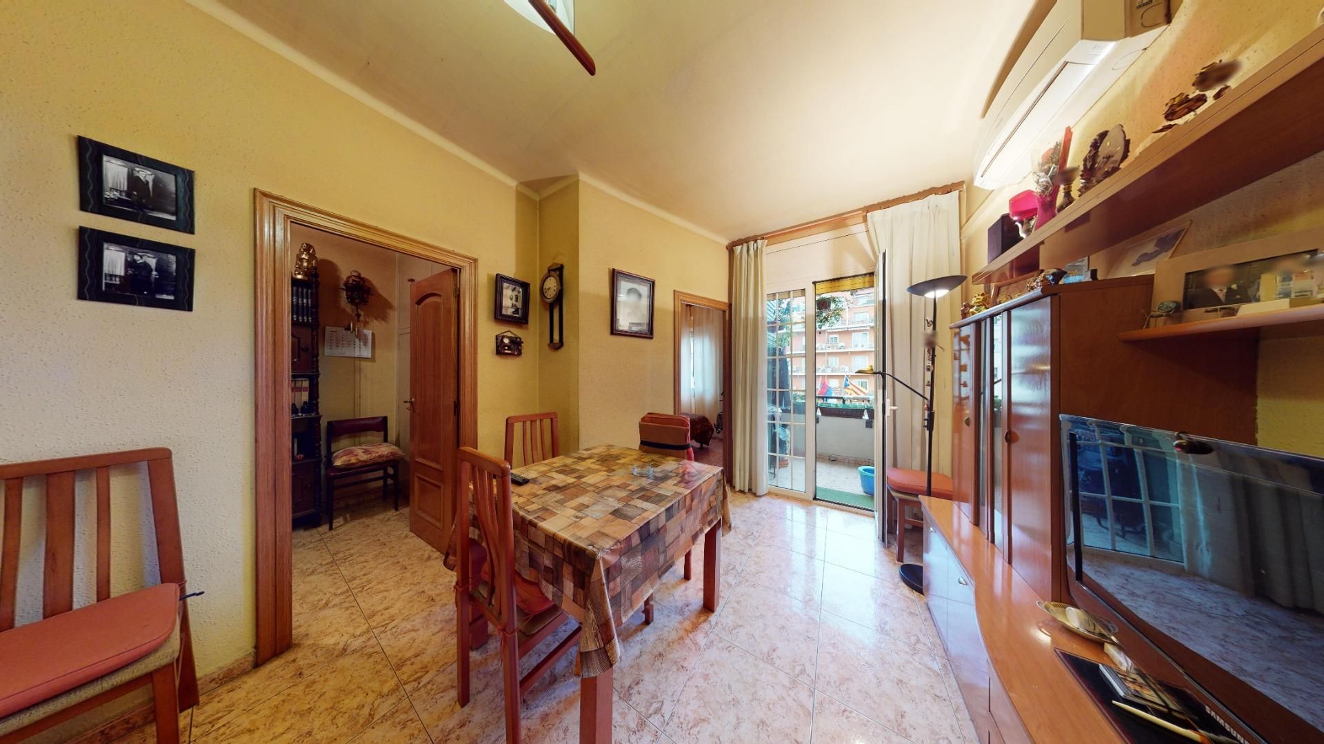 Flat for sale in El Baix Guinardó, Horta - Guinardó