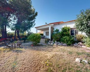 Jardí de Casa o xalet en venda en La Pobla de Vallbona amb Jardí privat i Piscina