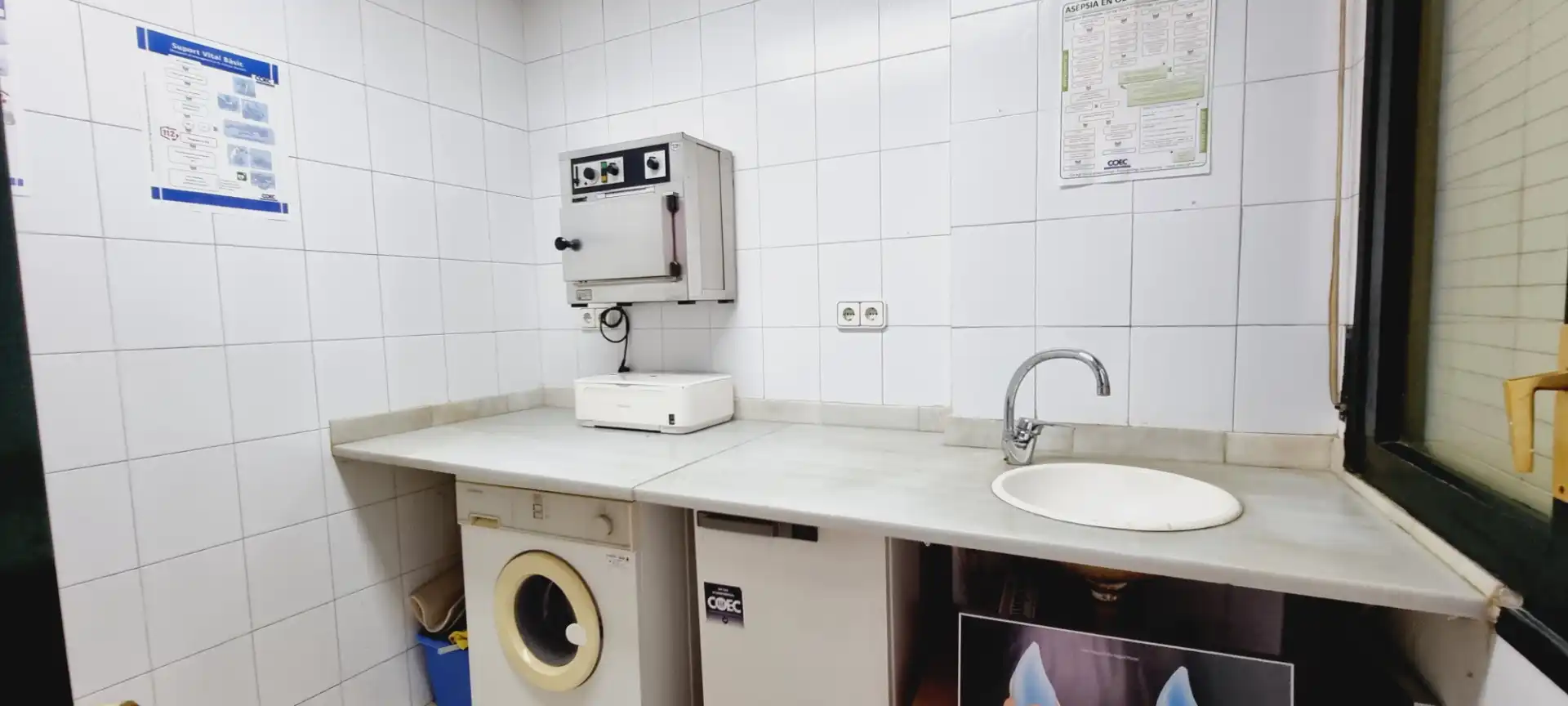 Küche von Büro zum Verkauf in Barcelona
