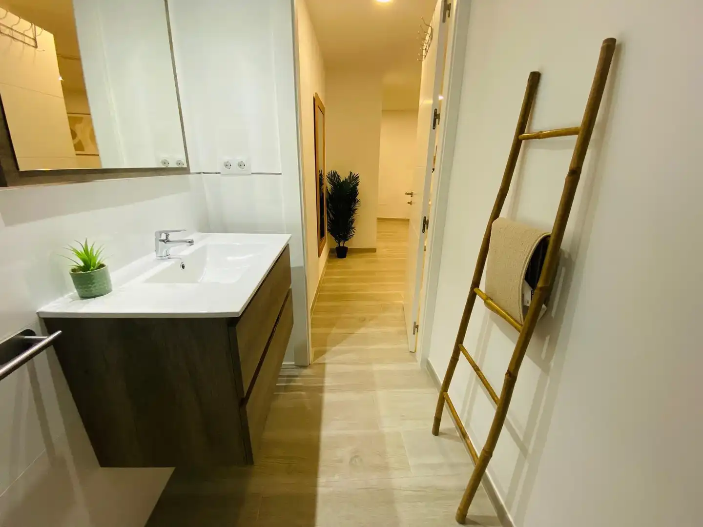 Baño de Piso de alquiler en Málaga con Aire acondicionado, Calefacción y Amueblado