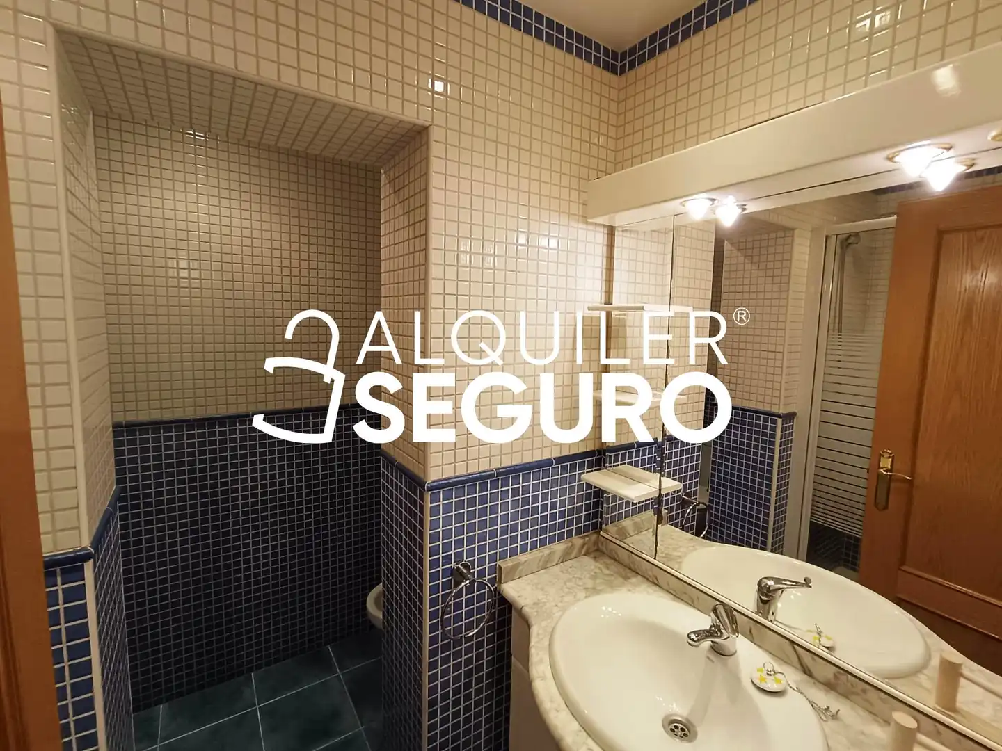 Baño de Piso de alquiler en Leganés con Aire acondicionado, Calefacción y Amueblado