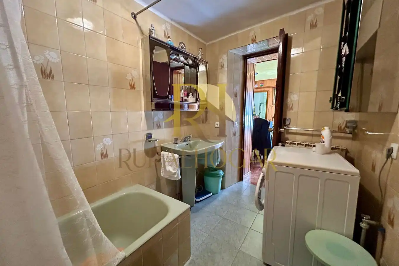 Bathroom of Houses for sale in Cármenes