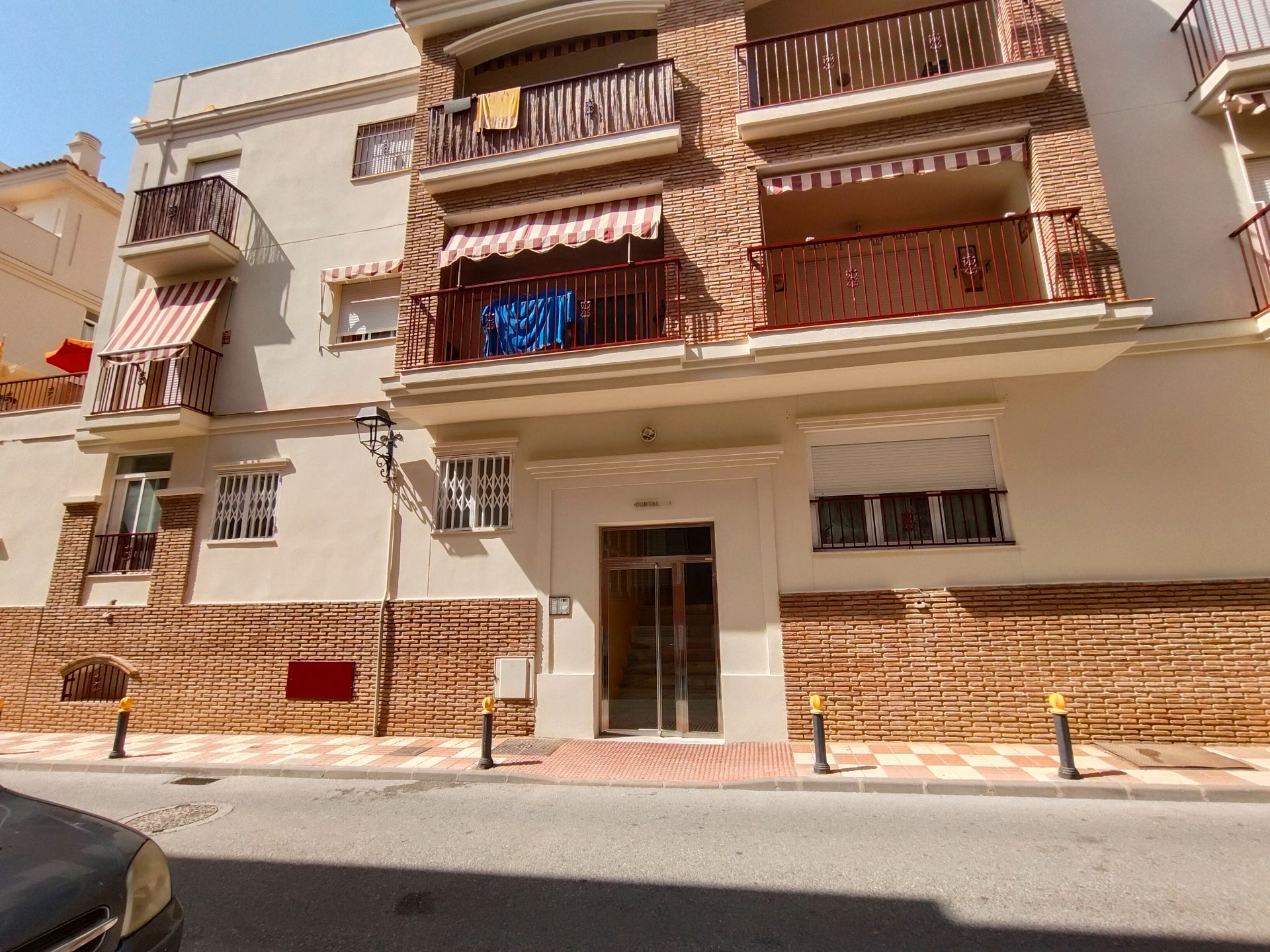 Vista exterior de Pis en venda en Gualchos amb Aire condicionat, Terrassa i Moblat