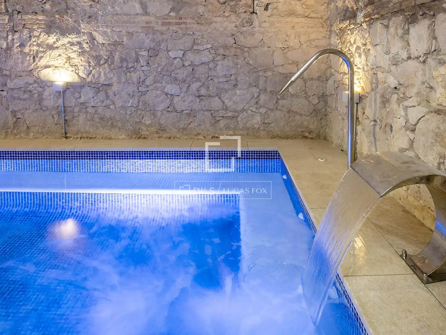 Swimming pool of Flat for rent in Barcelona  with Air Conditioner, Heating and Parquet flooring