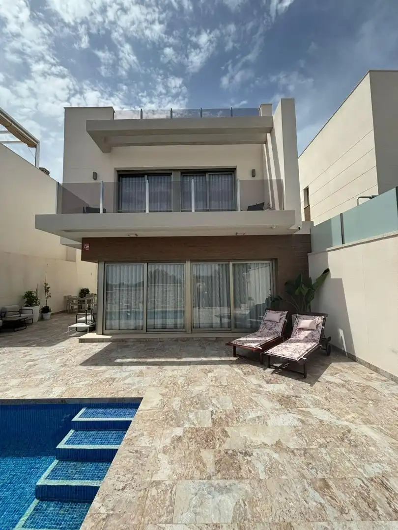 Detached house for sale in Avenida de las Brisas, imagen 2