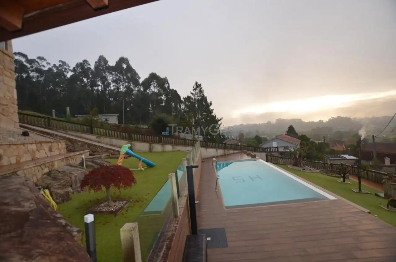 Piscina de Casa o chalet en venta en Tui con Calefacción, Jardín privado y Terraza