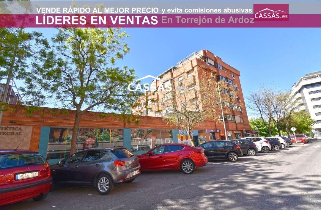 Vista exterior de Local en venda en Torrejón de Ardoz amb Aire condicionat