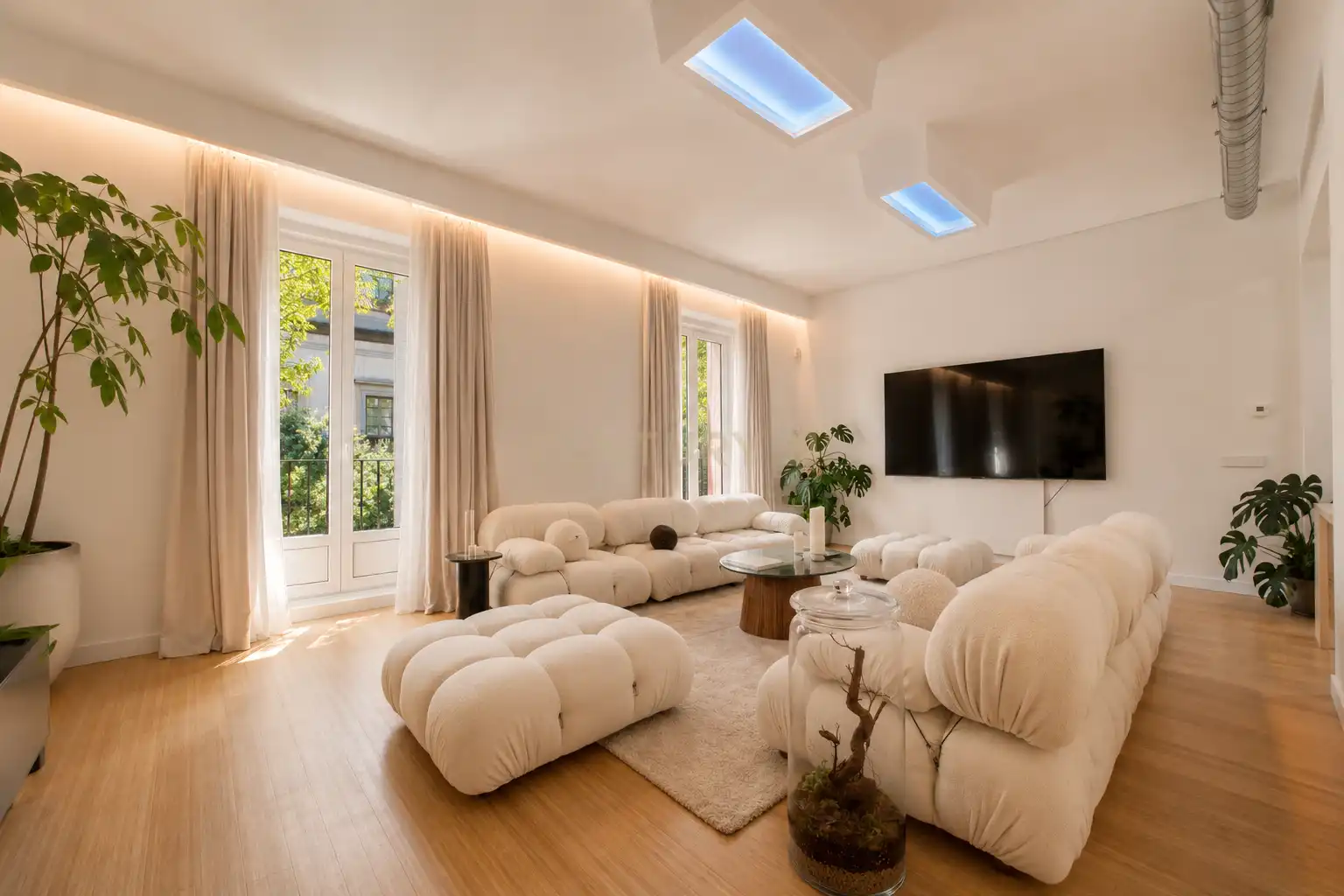 Sala d'estar de Pis en venda en Madrid amb Aire condicionat, TV i Domòtica