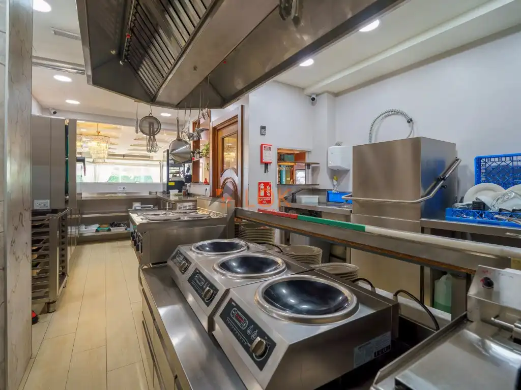 Kitchen of Commercial properties for sale in Torremolinos